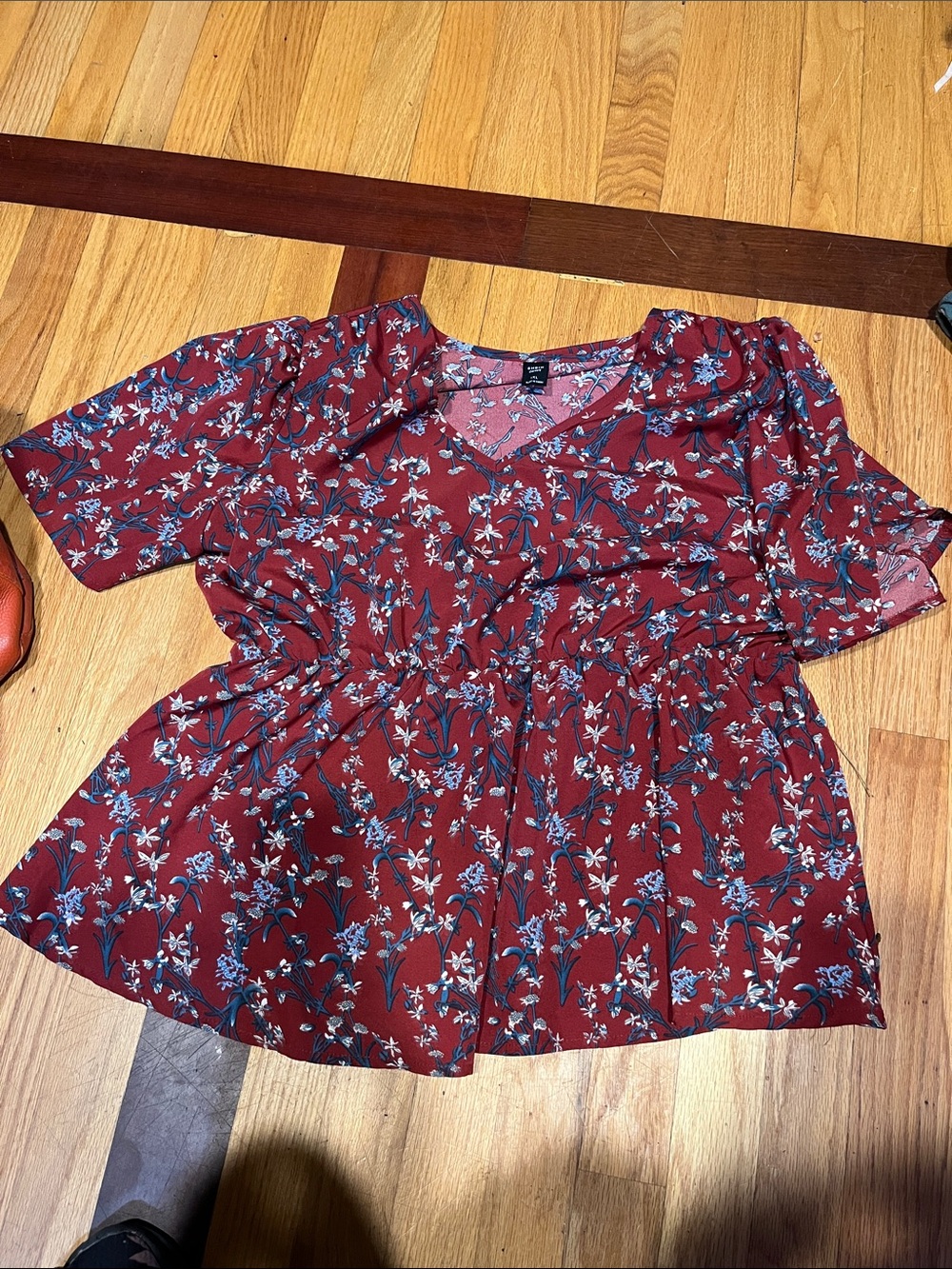 SHEIN Burgundy Floral V-Neck Peplum Top